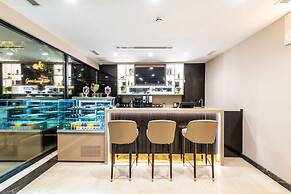 Aprilis Deluxe Hotel