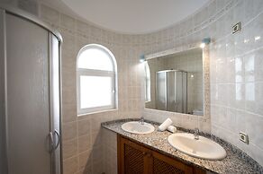 Apartamentos Blanco Sol