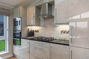 Sandpiper - Luxury Lodge Close to Beach Pet Friendly