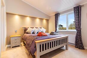 Sandpiper - Luxury Lodge Close to Beach Pet Friendly