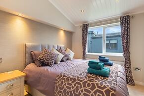 Sandpiper - Luxury Lodge Close to Beach Pet Friendly