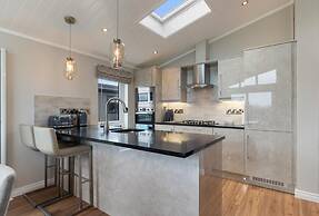 Sandpiper - Luxury Lodge Close to Beach Pet Friendly