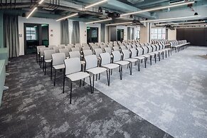 MONTOWNIA Lofts & Experience