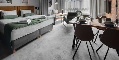 MONTOWNIA Lofts & Experience