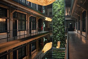 MONTOWNIA Lofts & Experience