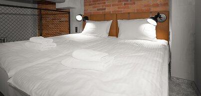 MONTOWNIA Lofts & Experience