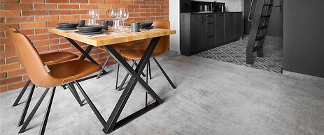 MONTOWNIA Lofts & Experience