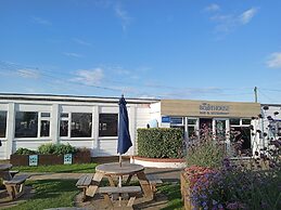 2 Bedroom Caravan at Heacham Beach With Decking