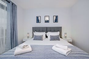 Belmore 1 & 2 Bedroom Luxury Apartment