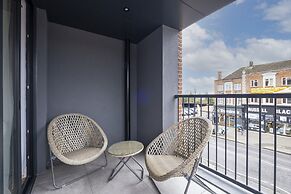 Belmore 1 & 2 Bedroom Luxury Apartment
