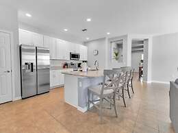 Briar Rose 4 Bedroom Villa by RedAwning