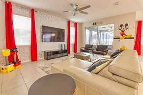 Jodie's Luxury Solara Home 6 Bedroom Home by Redawning