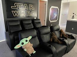 Jodie's Luxury Solara Home 6 Bedroom Home by Redawning