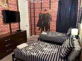 Jodie's Luxury Solara Home 6 Bedroom Home by Redawning