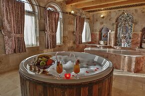 Sah Saray Cave Suites Halal Hotel