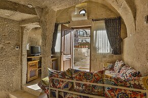 Sah Saray Cave Suites Halal Hotel