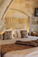 Sah Saray Cave Suites Halal Hotel