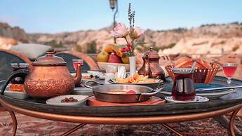 Sah Saray Cave Suites Halal Hotel