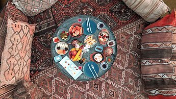 Sah Saray Cave Suites Halal Hotel