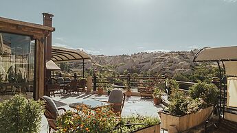 Sah Saray Cave Suites Halal Hotel