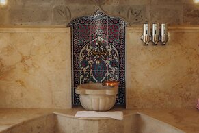 Sah Saray Cave Suites Halal Hotel
