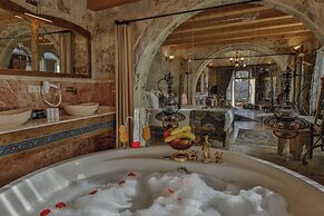 Sah Saray Cave Suites Halal Hotel