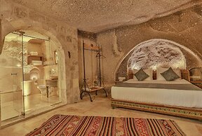 Sah Saray Cave Suites Halal Hotel