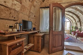 Sah Saray Cave Suites Halal Hotel