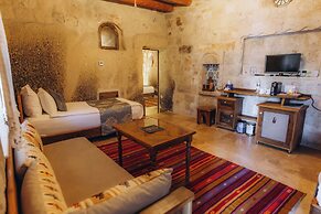 Sah Saray Cave Suites Halal Hotel