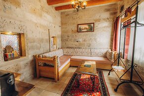 Sah Saray Cave Suites Halal Hotel