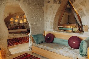 Sah Saray Cave Suites Halal Hotel