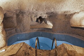 Sah Saray Cave Suites Halal Hotel