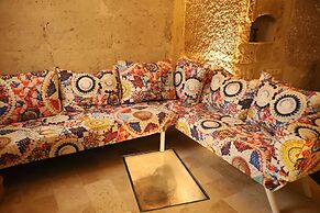 Sah Saray Cave Suites Halal Hotel