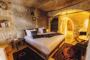 Sah Saray Cave Suites Halal Hotel