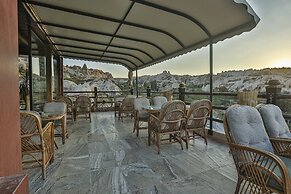 Sah Saray Cave Suites Halal Hotel