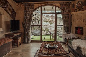 Sah Saray Cave Suites Halal Hotel