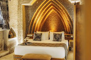 Sah Saray Cave Suites Halal Hotel