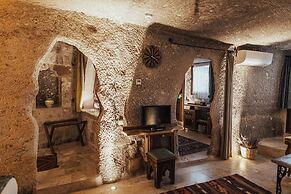 Sah Saray Cave Suites Halal Hotel