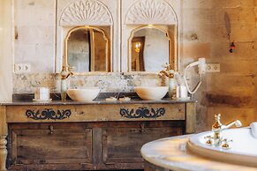 Sah Saray Cave Suites Halal Hotel