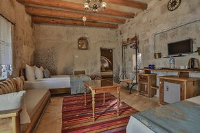 Sah Saray Cave Suites Halal Hotel