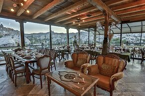 Sah Saray Cave Suites Halal Hotel