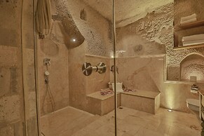 Sah Saray Cave Suites Halal Hotel