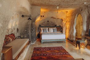 Sah Saray Cave Suites Halal Hotel