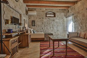 Sah Saray Cave Suites Halal Hotel