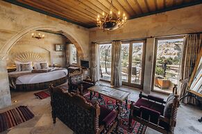 Sah Saray Cave Suites Halal Hotel
