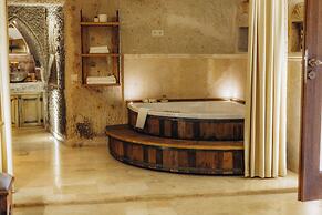 Sah Saray Cave Suites Halal Hotel