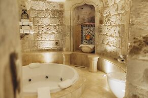 Sah Saray Cave Suites Halal Hotel