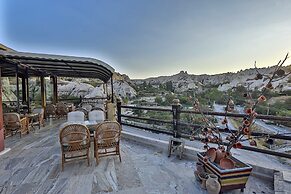 Sah Saray Cave Suites Halal Hotel