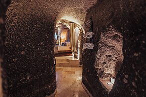 Sah Saray Cave Suites Halal Hotel