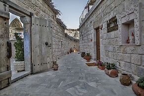 Sah Saray Cave Suites Halal Hotel